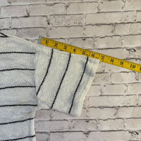 Cato White & Black Striped Lightweight V-Neck Short Sleeve Women's Top Size M - Picture 10 of 12